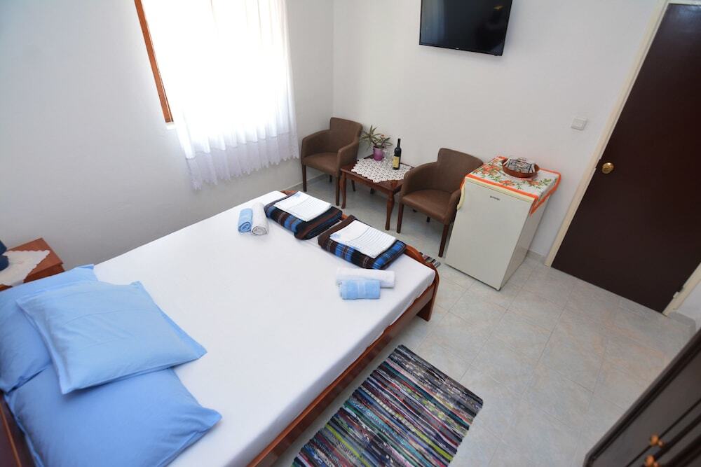 Доброта: Apartments & Rooms Vanja