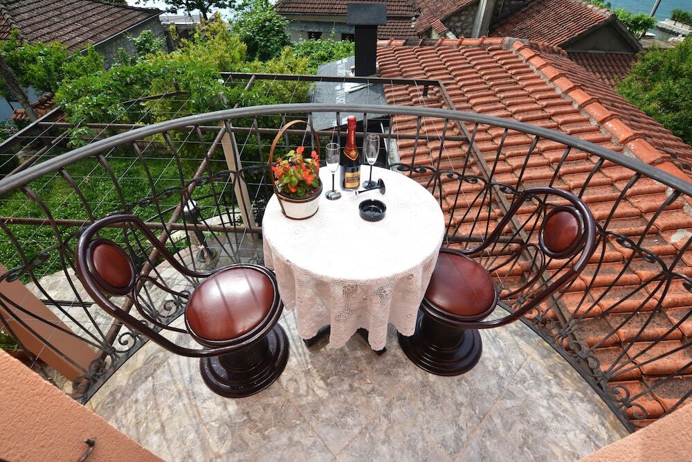 Доброта: Apartments & Rooms Vanja
