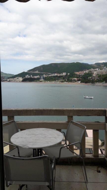 Будва: Апартаменты Rafailovici Beachfront Dream