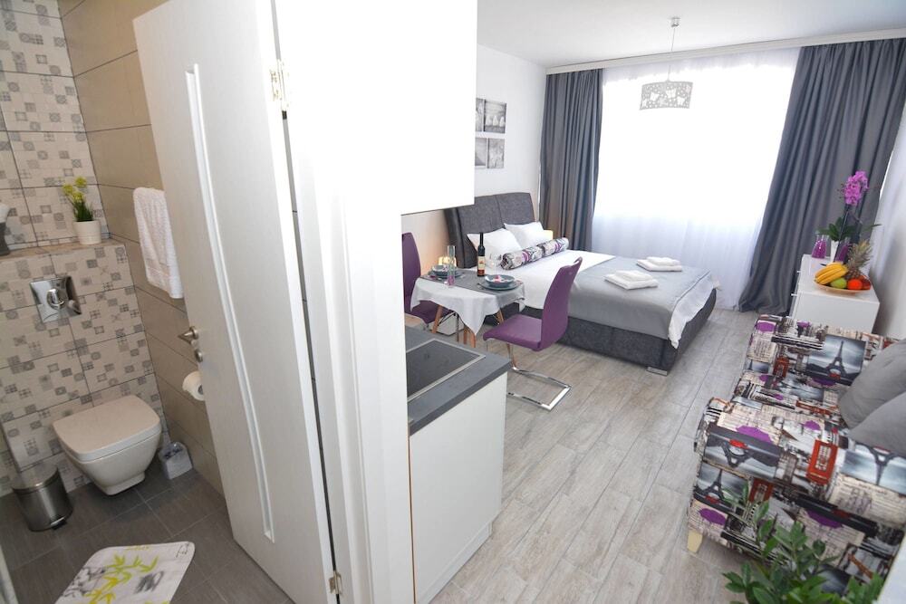 Тиват: Apartment Small Oasis