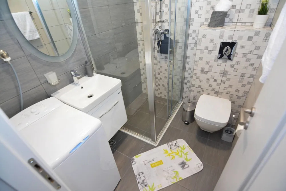 Тиват: Apartment Small Oasis
