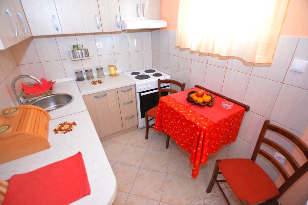 Тиват: Apartments Antonio