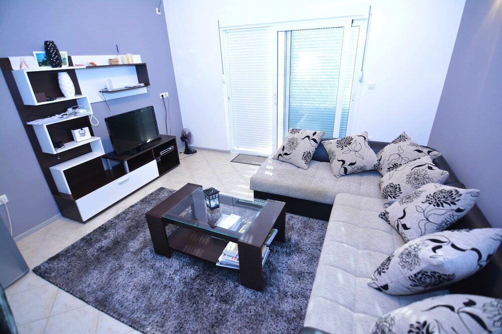 Тиват: Apartments Antonio