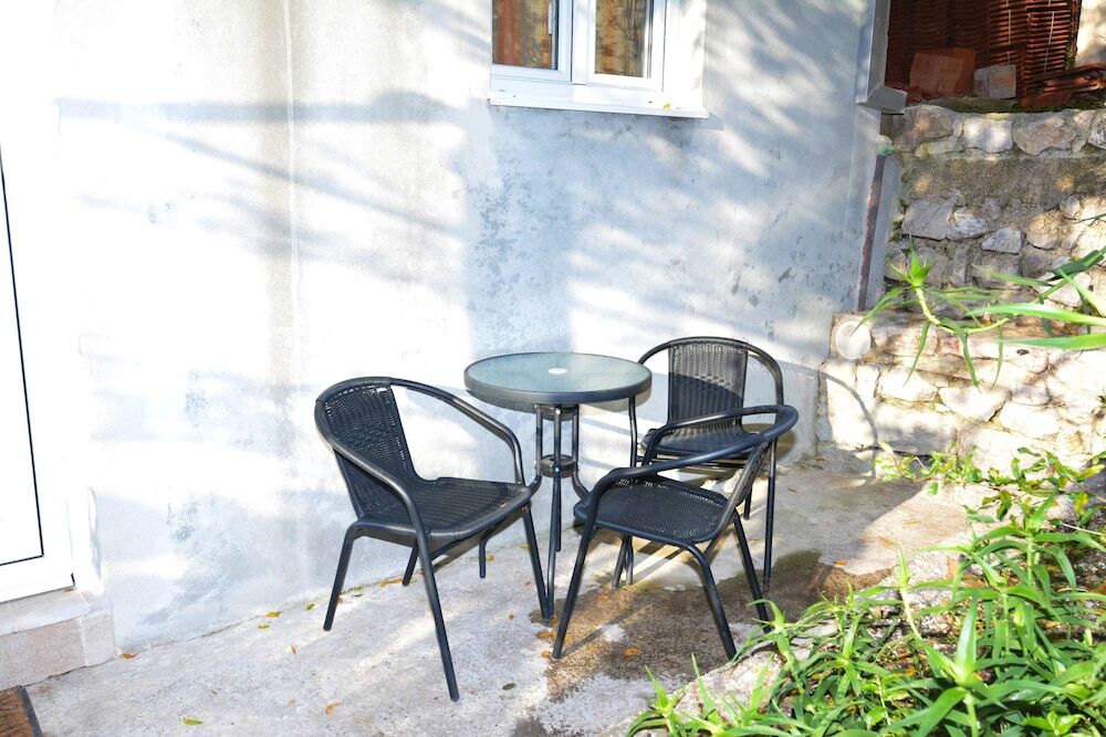 Тиват: Apartments Antonio