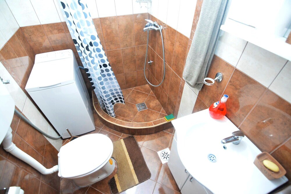 Тиват: Apartments Antonio