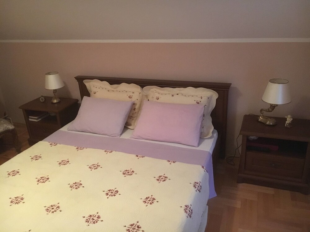 Тиват: Kairos Rooms