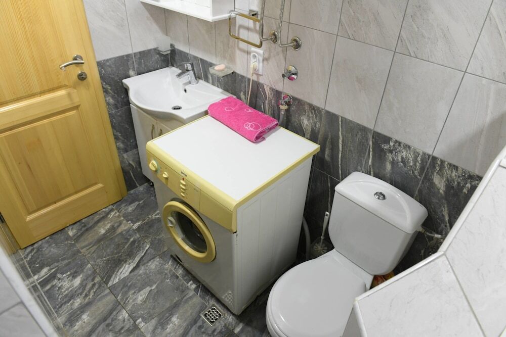Тиват: Apartments R.