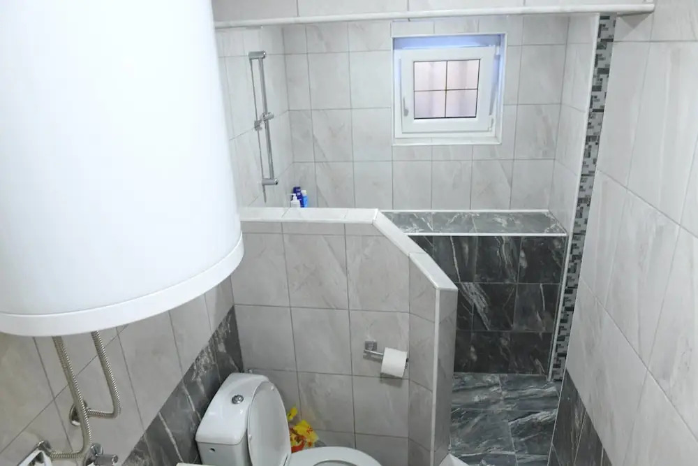 Тиват: Apartments R.