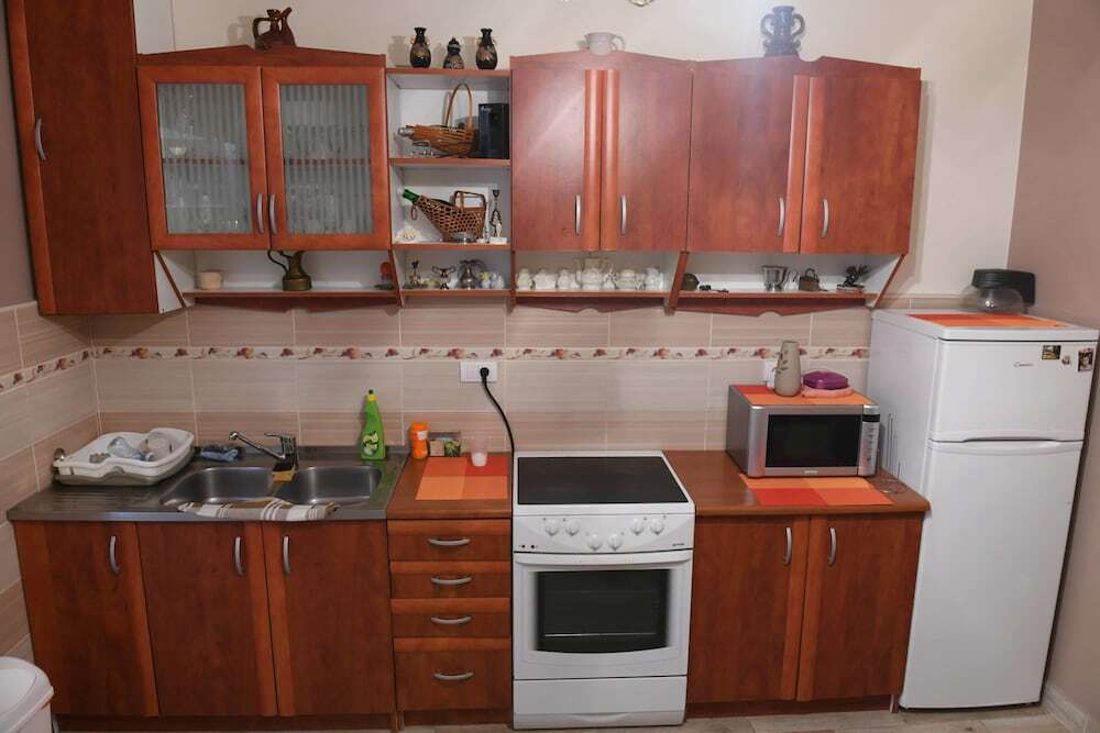 Тиват: Apartments R.