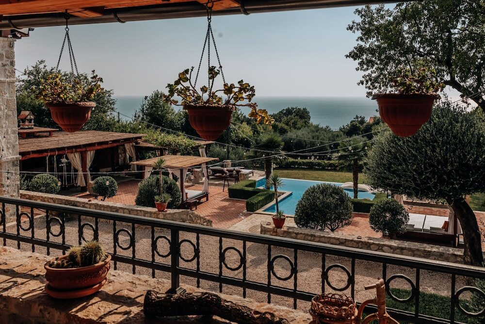 Сутоморе: Talici Hill - Rustic Villas