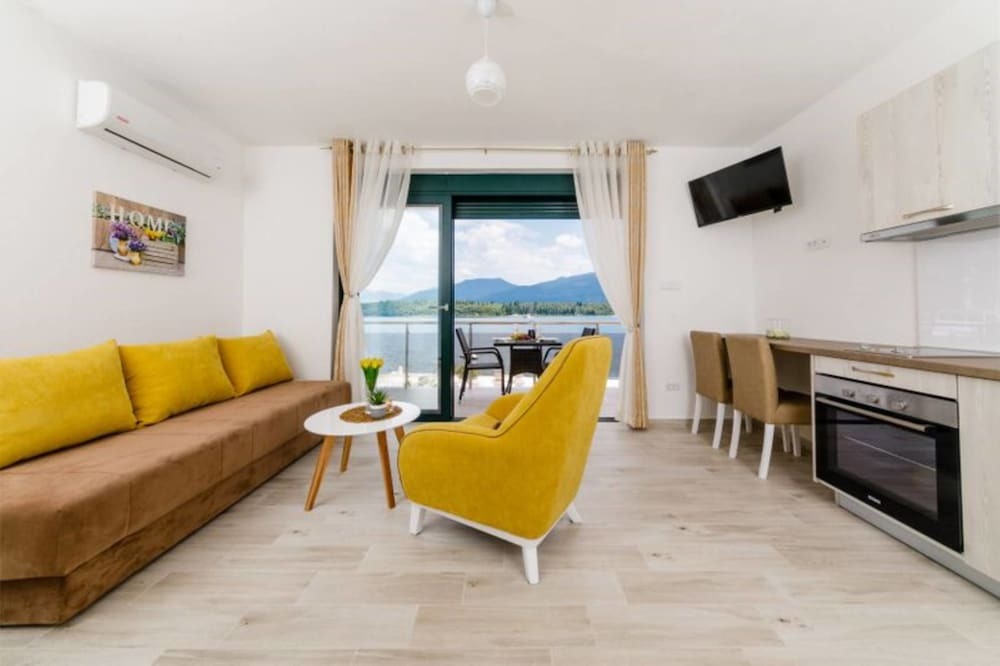 Тиват: Apartments Mia Krasici