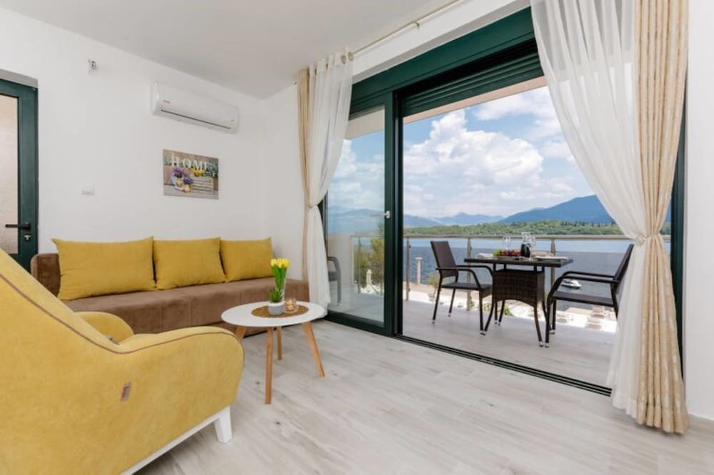 Тиват: Apartments Mia Krasici