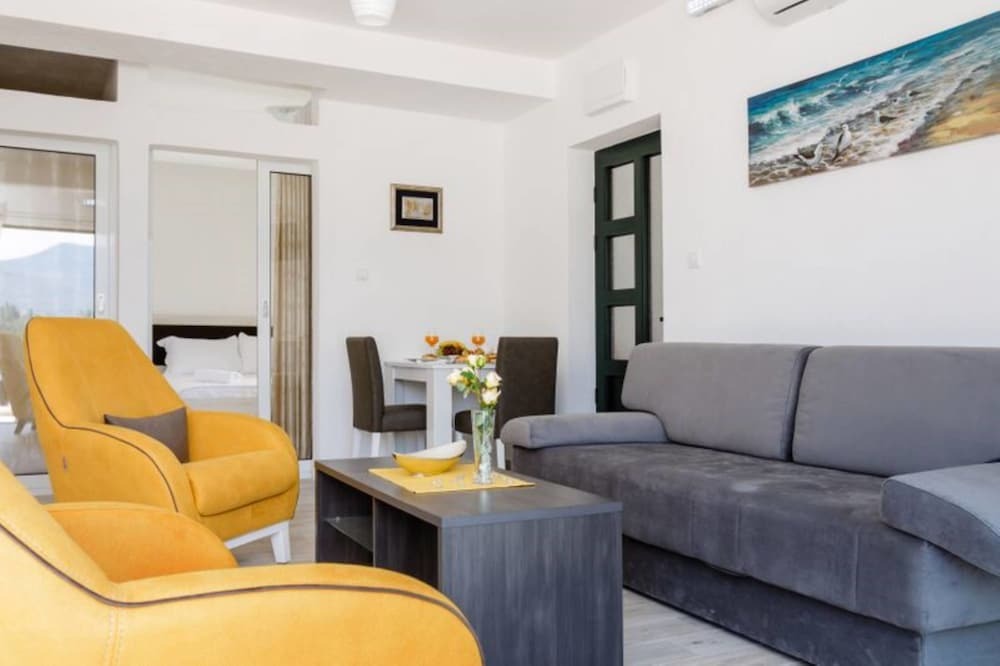 Тиват: Apartments Mia Krasici