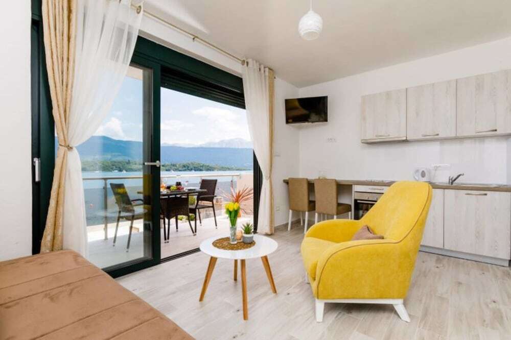 Тиват: Apartments Mia Krasici