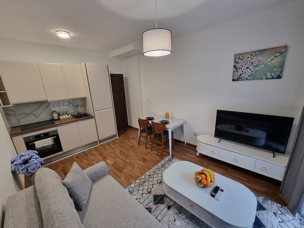 Будва: Adriatic Apartments