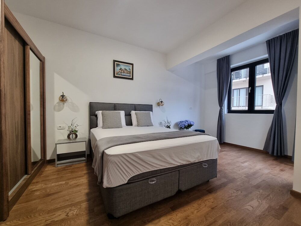 Будва: Adriatic Apartments