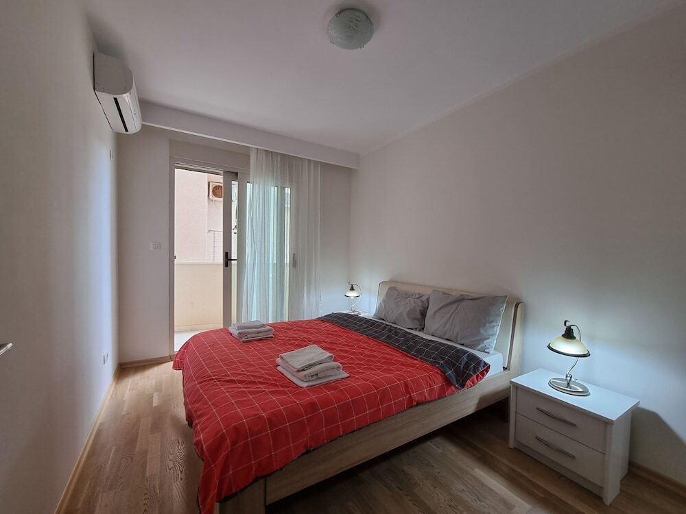 Будва: Adriatic Apartments