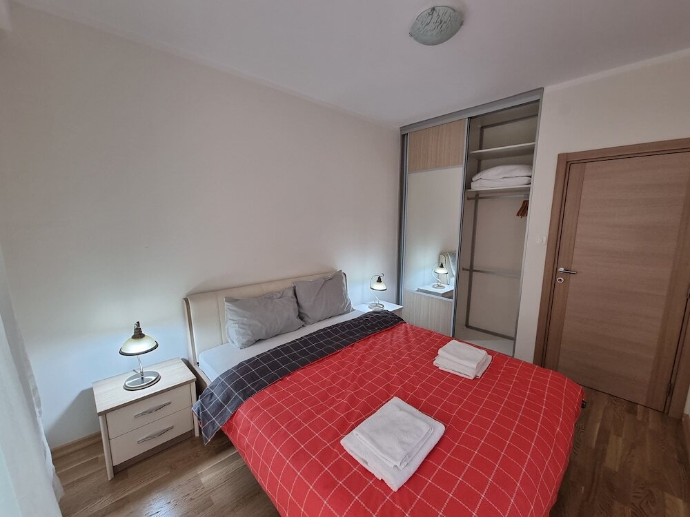 Будва: Adriatic Apartments