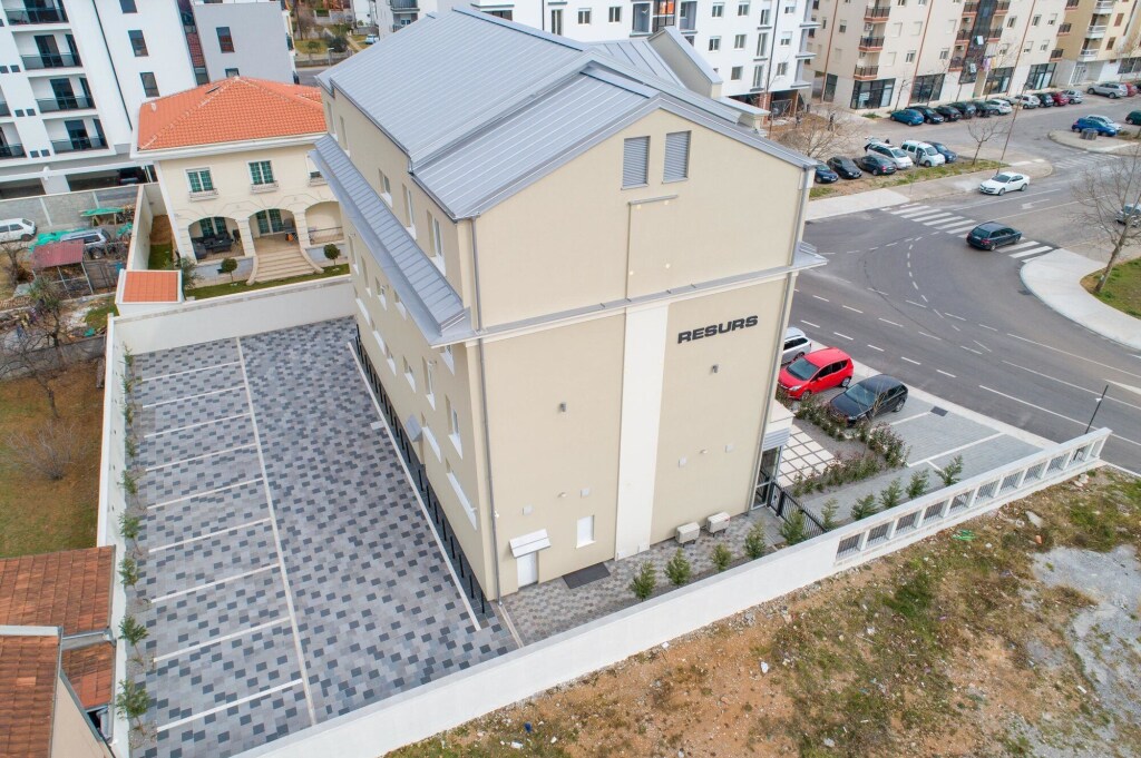 Подгорица: Hotel Resurs