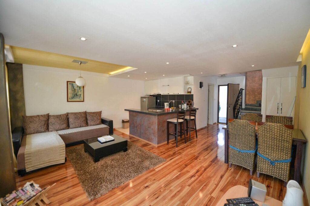 Доброта: J&P Apartments Kotor