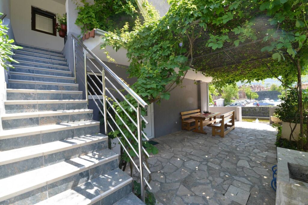 Доброта: J&P Apartments Kotor