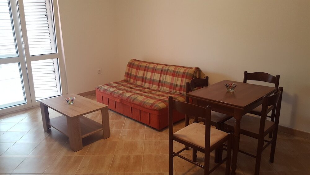 Доброта: Apartments Lazarevic