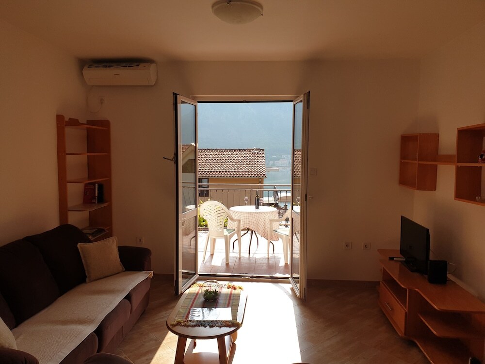 Доброта: Apartments Lazarevic
