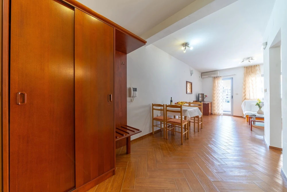 Будва: SMS Apartments