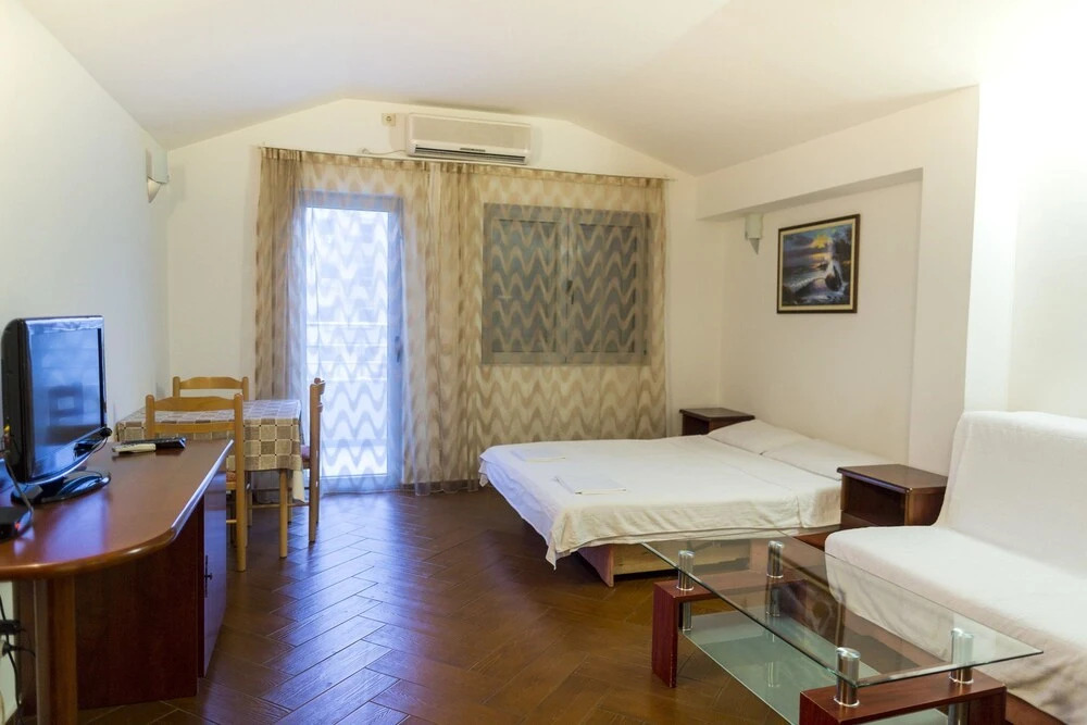 Будва: SMS Apartments