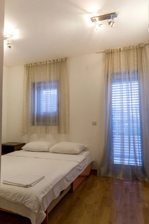 Будва: SMS Apartments