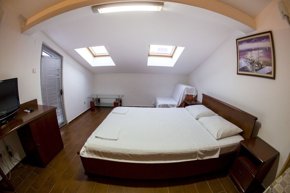 Будва: SMS Apartments