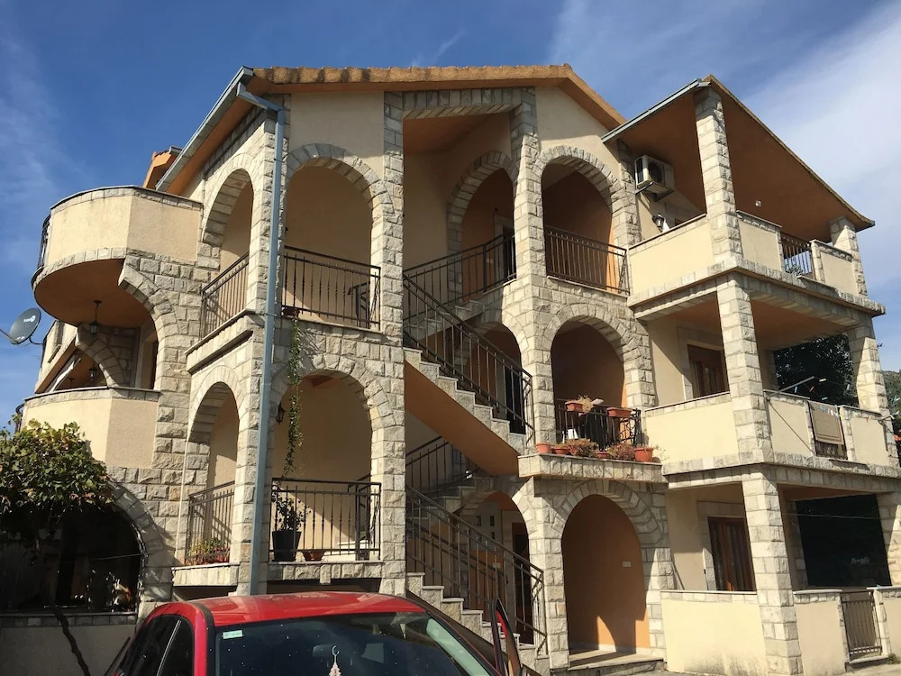 Тиват: Apartments Victory
