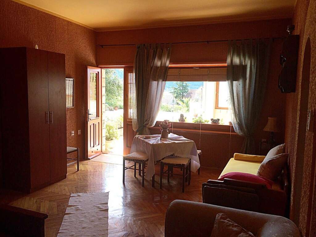 Доброта: Apartments Nikcevic