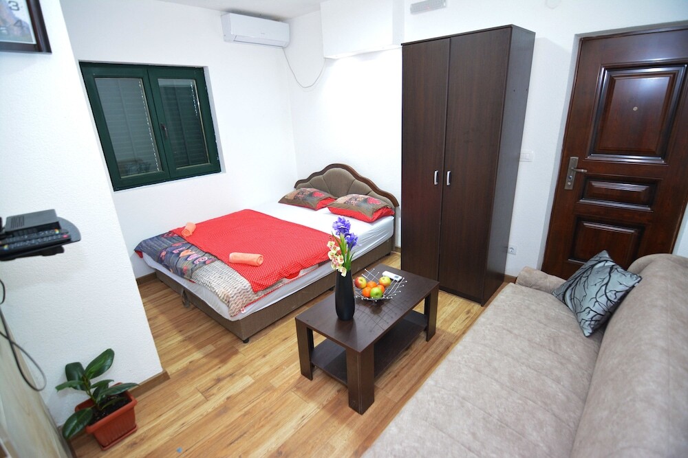 Тиват: Apartments Lux S