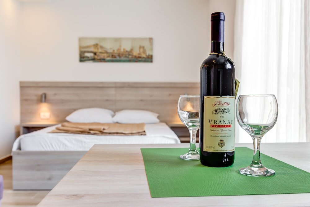 Будва: Almare apartments  Budva