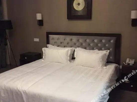 Цзясинь: Jinmen Hotel