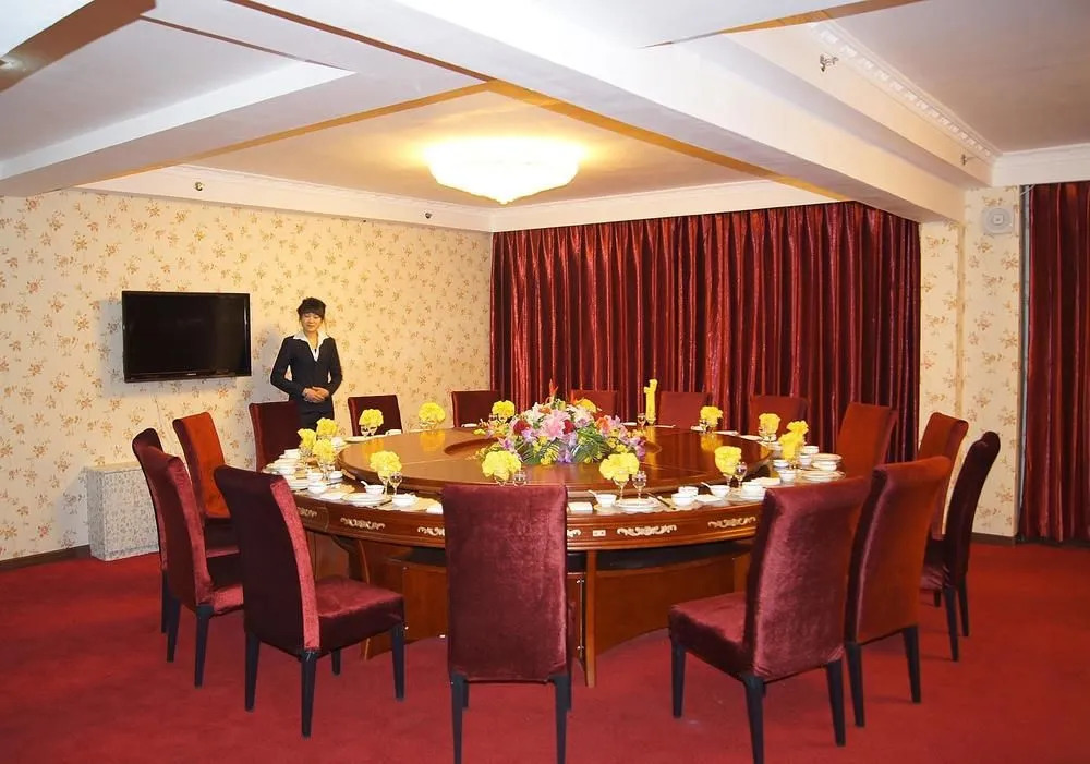 Байшань: Jinlong Hotel - Baishan