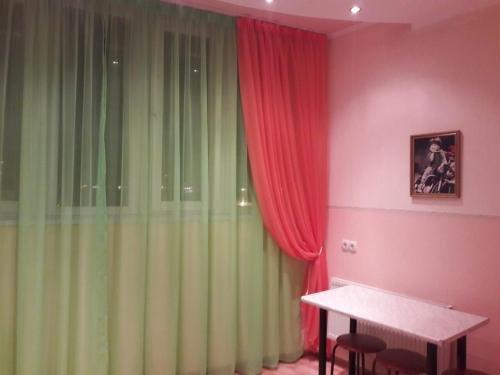 Сургут: Surgut Apartments Iosifa Karolinskogo 8/156