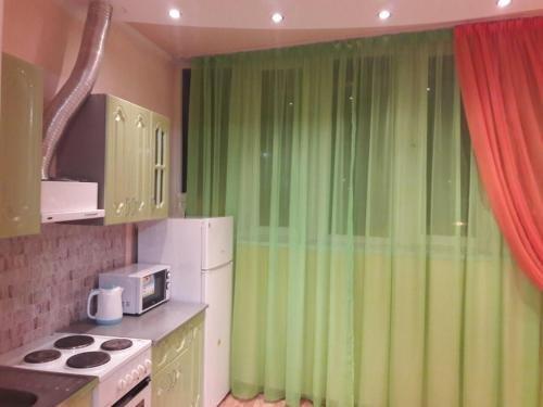 Сургут: Surgut Apartments Iosifa Karolinskogo 8/156