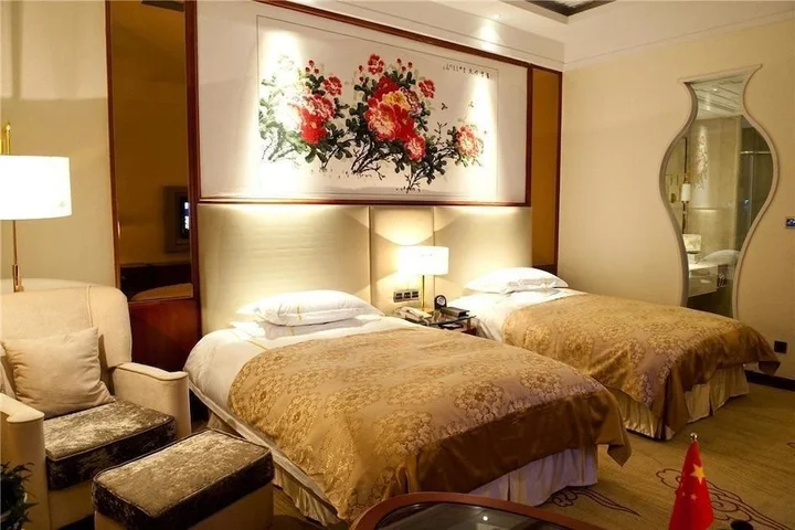 Ухань: Wuhan Guangzhou Military Region South Garden Nanyuan Building
