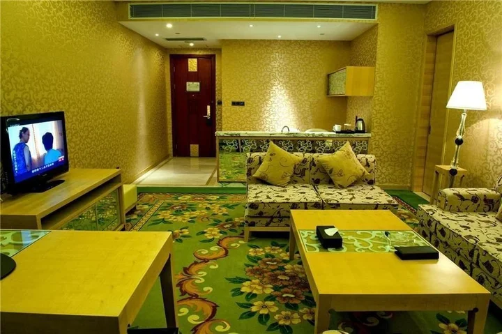 Ухань: Wuhan Guangzhou Military Region South Garden Nanyuan Building