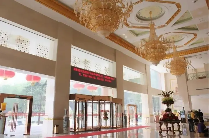 Ухань: Wuhan Guangzhou Military Region South Garden Nanyuan Building
