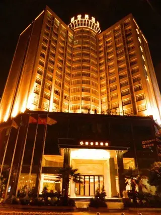 New World Hotel — фото 2