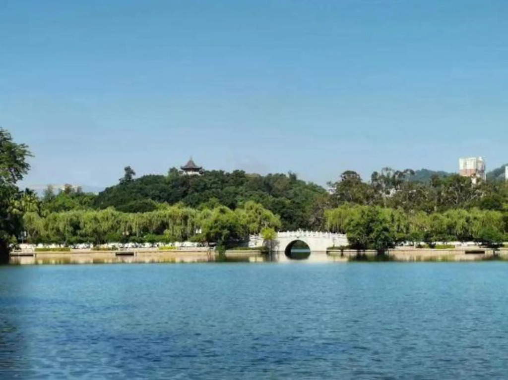 Фучжоу: Sanfangqixiang weienshiguang hotel