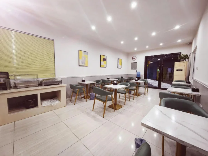 Ляньюньган: Home Inn UP Huaxuan Smart Travel Hotel (Donghai Pedestrian Street High-speed Railway Station)
