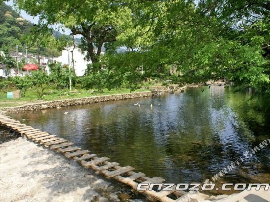 Шанграо: Wuyuan Xiaoqisiyuanju Inn