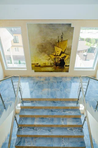 Агой: Отель Ревю