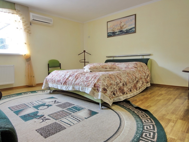 Алушта: Lyudmila (Alushta)