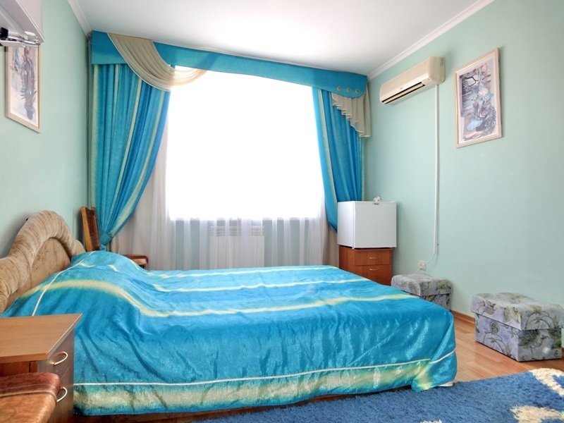 Алушта: Lyudmila (Alushta)