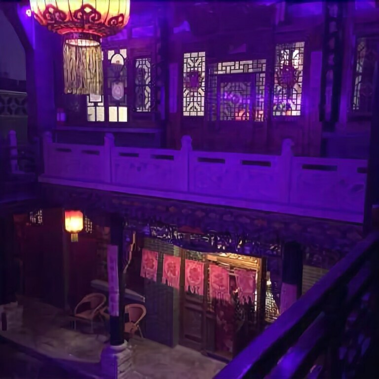 Цзиньчжун: Ziqi Wenge Hotel